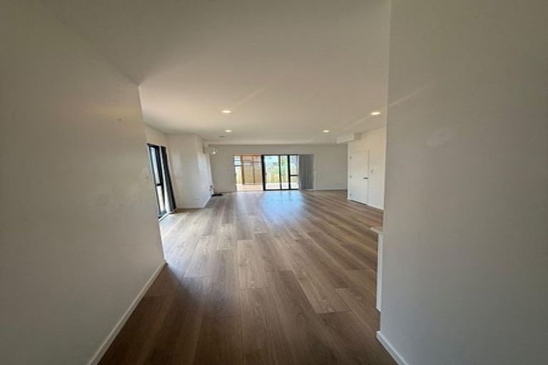 Photo of property in 9b Poruru Close, Papakura, 2110