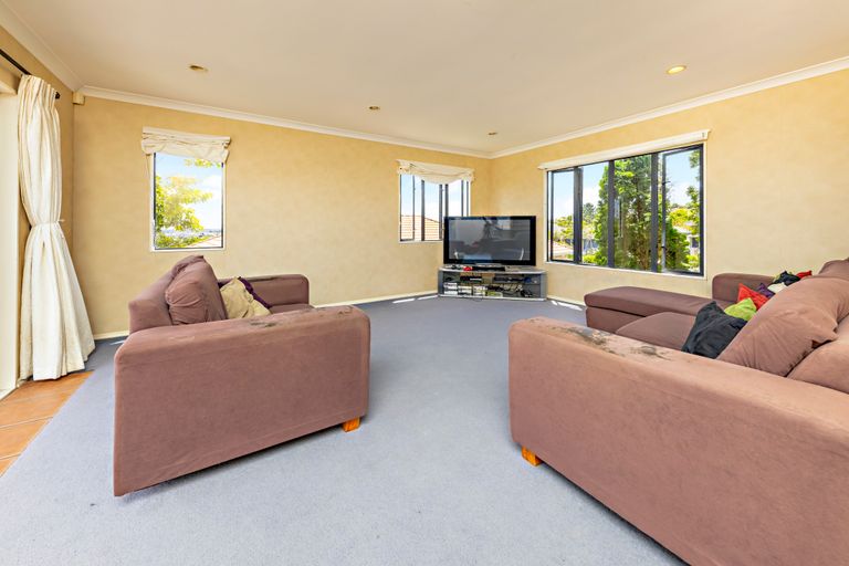 Photo of property in 13 Conacher Close, East Tamaki Heights, Auckland, 2016