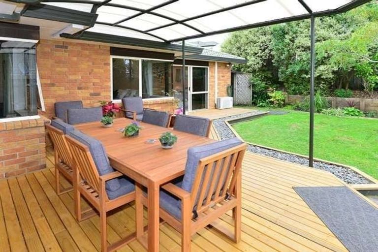 Photo of property in 20 Kath Hopper Drive, Orewa, 0931