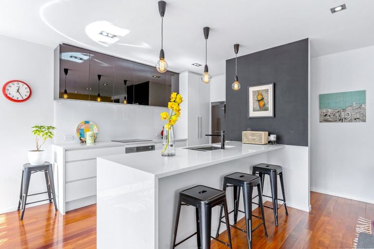 Photo of property in 14 Waimana Avenue, Northcote Point, Auckland, 0627