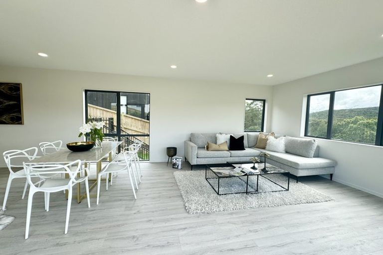 Photo of property in 27 Kotuitui Drive, Wainui, 0992