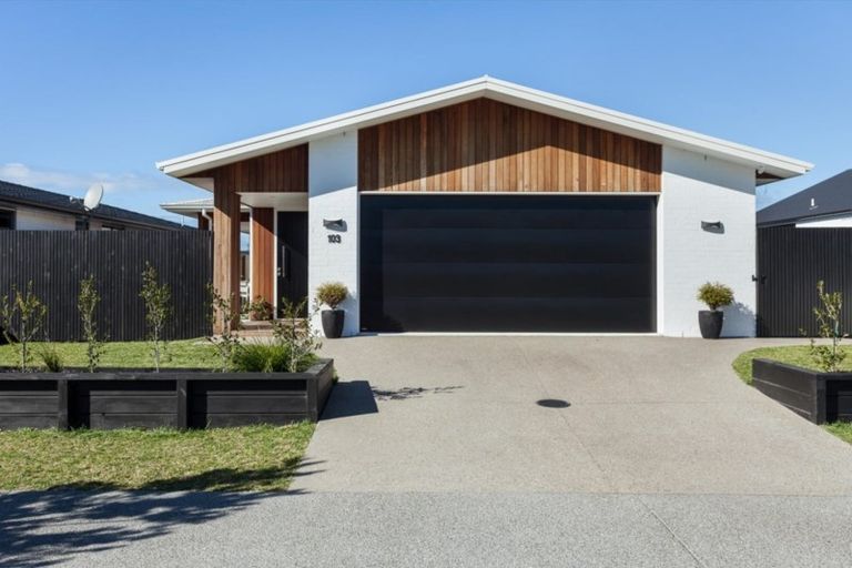 Photo of property in 103 Coast Boulevard, Papamoa Beach, Papamoa, 3118