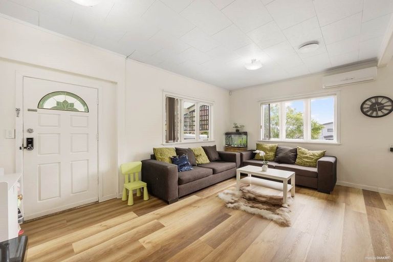 Photo of property in 1/245 Pakuranga Road, Pakuranga, Auckland, 2010