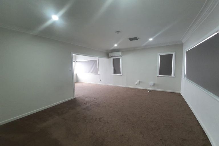 Photo of property in 6 Willis Road, Papakura, 2110