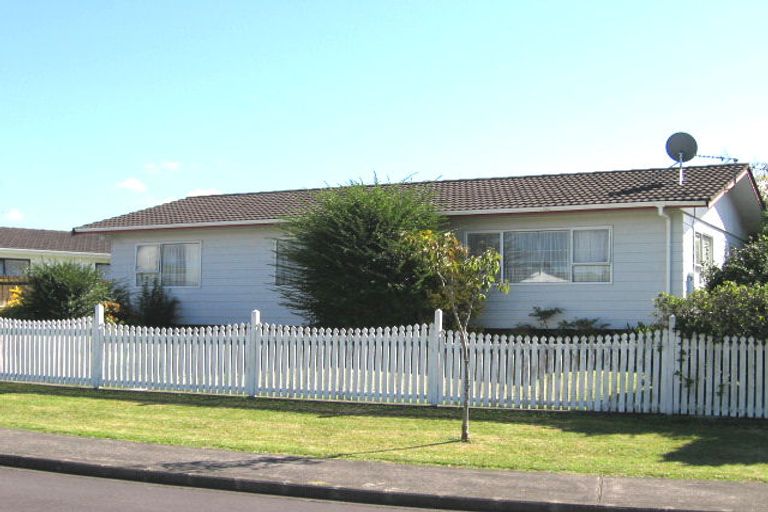 Photo of property in 6 Glenhaven Place, Te Atatu Peninsula, Auckland, 0610