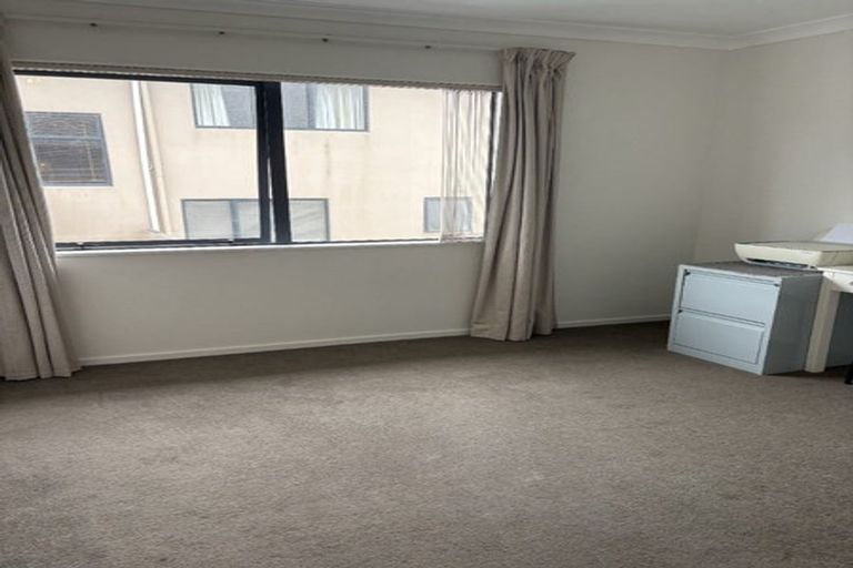 Photo of property in 65 Rising Parade, Fairview Heights, Auckland, 0632