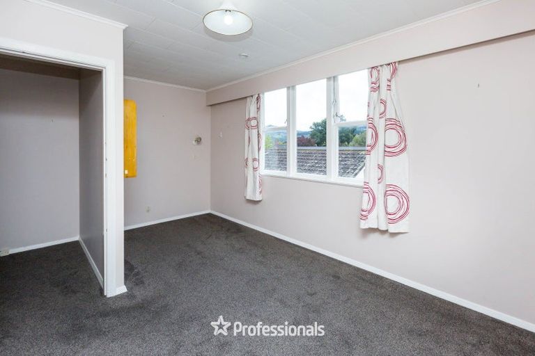 Photo of property in 42 Gibbons Street, Upper Hutt Central, Upper Hutt, 5018