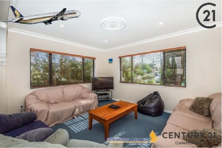 Photo of property in 2/49 College Road, Northcote, Auckland, 0627