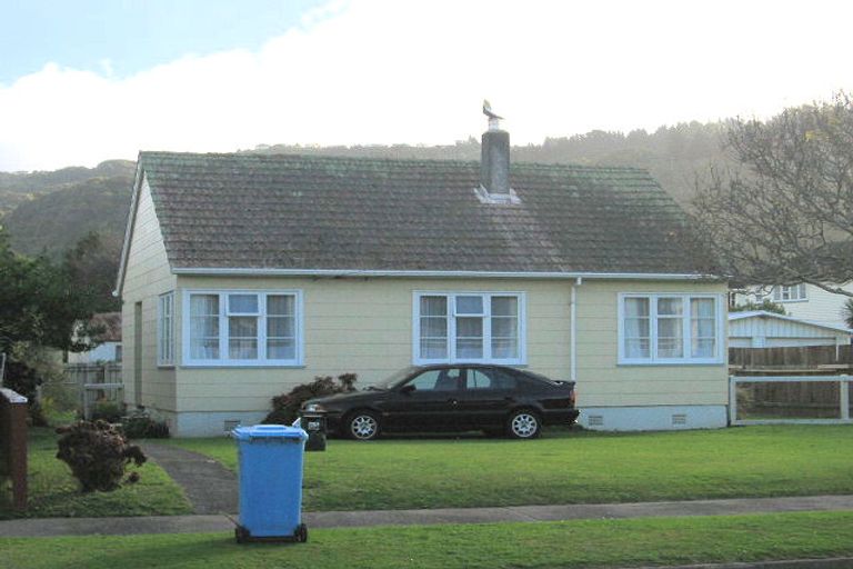 Photo of property in 83 Reynolds Street, Taita, Lower Hutt, 5011