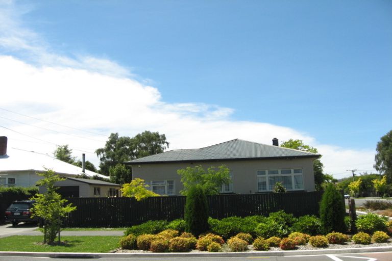 Photo of property in 2 Cleveland Street, Edgeware, Christchurch, 8013