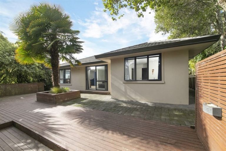 Photo of property in 37 Hewlett Road, Massey, Auckland, 0614