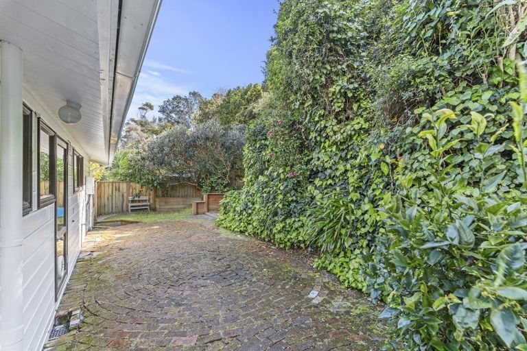 Photo of property in 23 Ambury Place, Merrilands, New Plymouth, 4312
