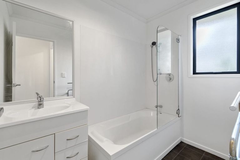 Photo of property in 2/57 Redcrest Avenue, Red Hill, Papakura, 2110