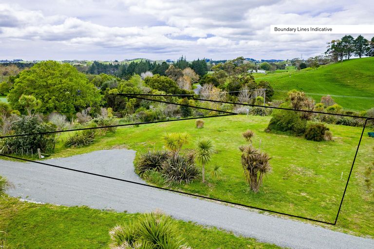 Photo of property in 126 Oneriri Road, Kaiwaka, 0573
