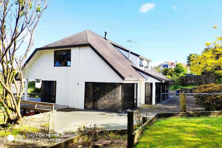 Photo of property in 10 Forsythe Place, Massey, Auckland, 0614