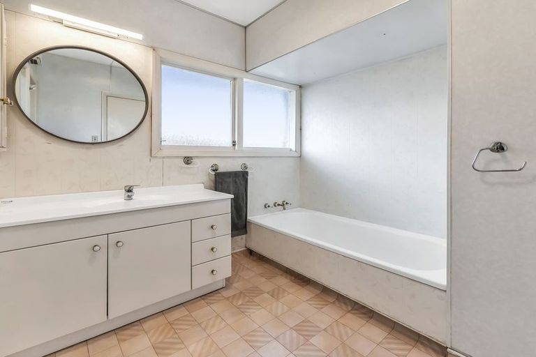 Photo of property in 8 Fatima Street, Redwood, Christchurch, 8051