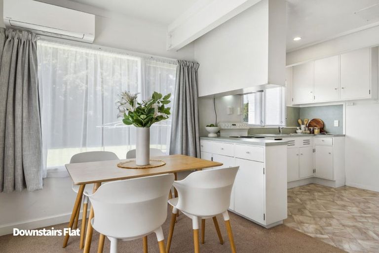 Photo of property in 16 Keldale Place, Forrest Hill, Auckland, 0620