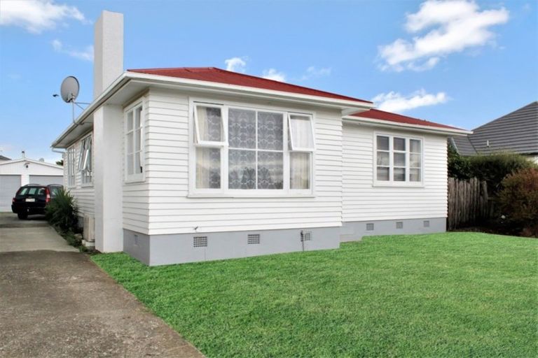 Photo of property in 16 James Street, Dannevirke, 4930