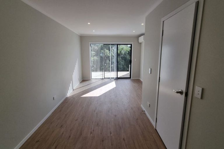 Photo of property in 2/125b Metcalfe Road, Ranui, Auckland, 0612