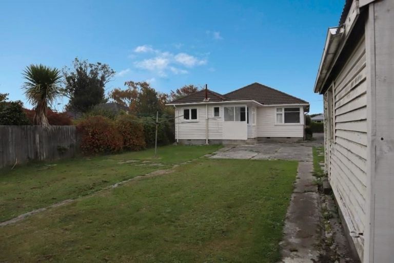 Photo of property in 112 Avonhead Road, Avonhead, Christchurch, 8042