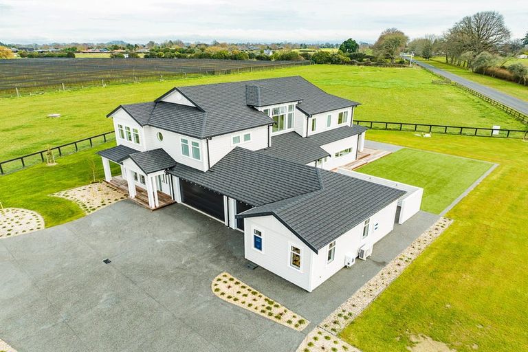 Photo of property in 4 Sunline Drive, Leamington, Cambridge, 3432