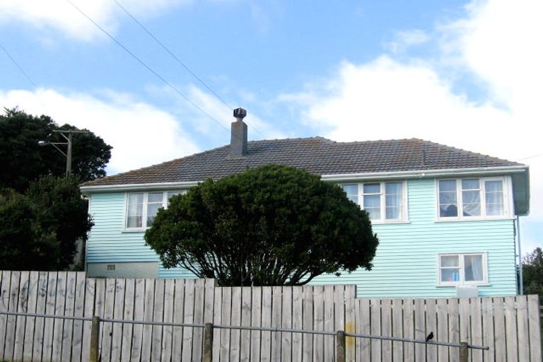 Photo of property in 13 Dorset Grove, Cannons Creek, Porirua, 5024
