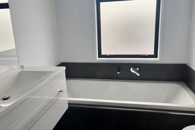 Photo of property in 5 Bellbird Lane, Marshland, Christchurch, 8083