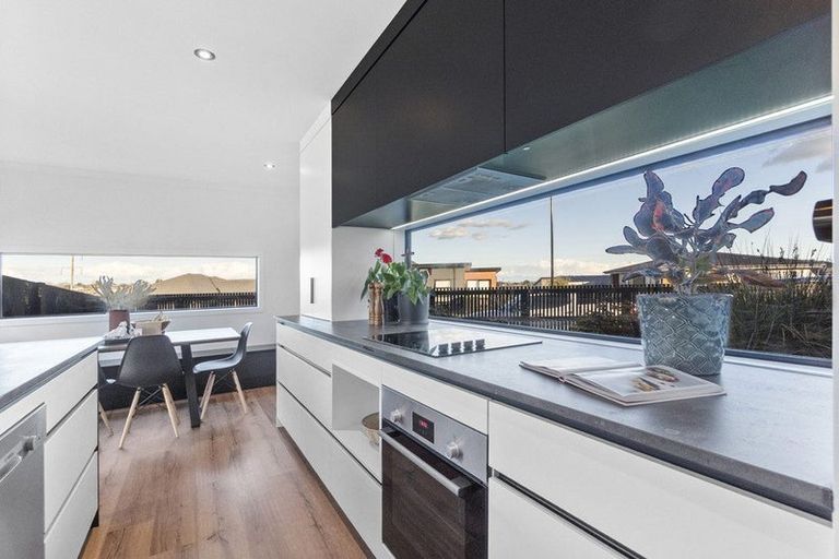 Photo of property in 17 Pragma Rise, Rototuna North, Hamilton, 3210