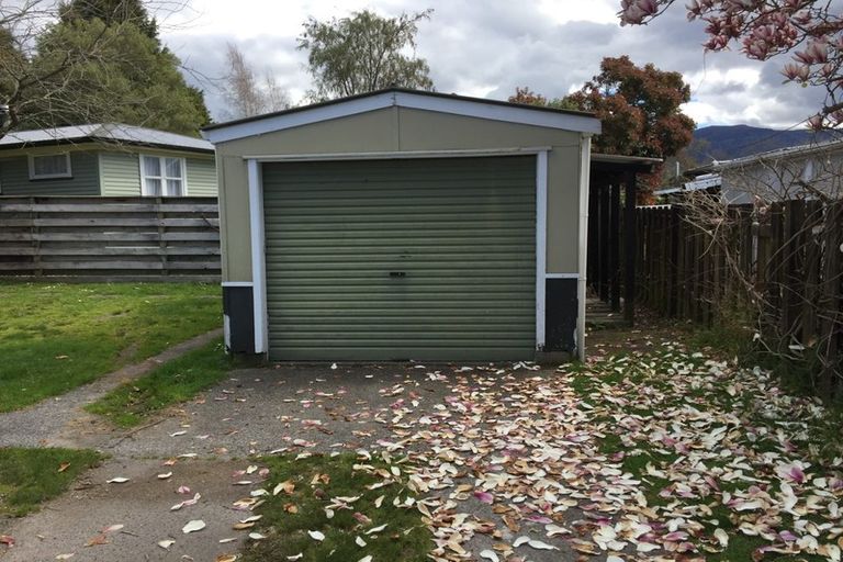 Photo of property in 15 Te Rangitautahanga Road, Turangi, 3334