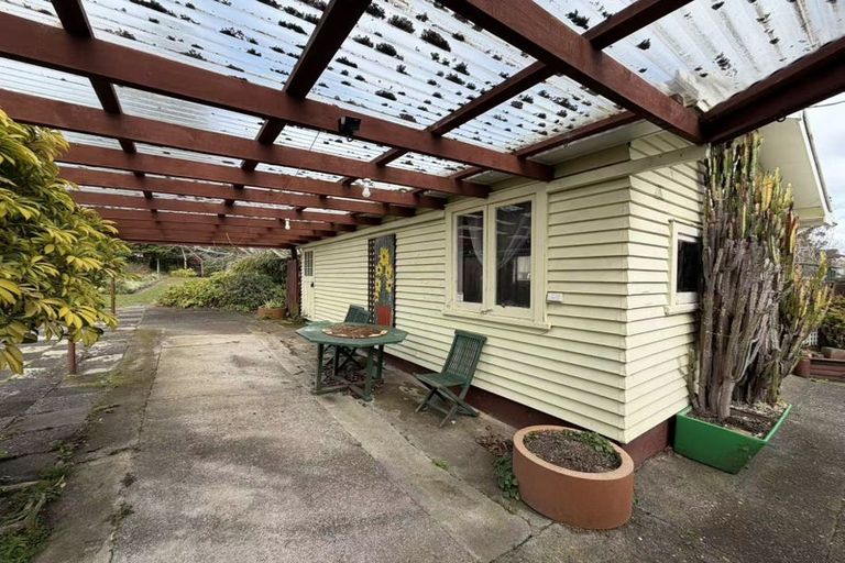 Photo of property in 25 Margan Avenue, New Lynn, Auckland, 0600