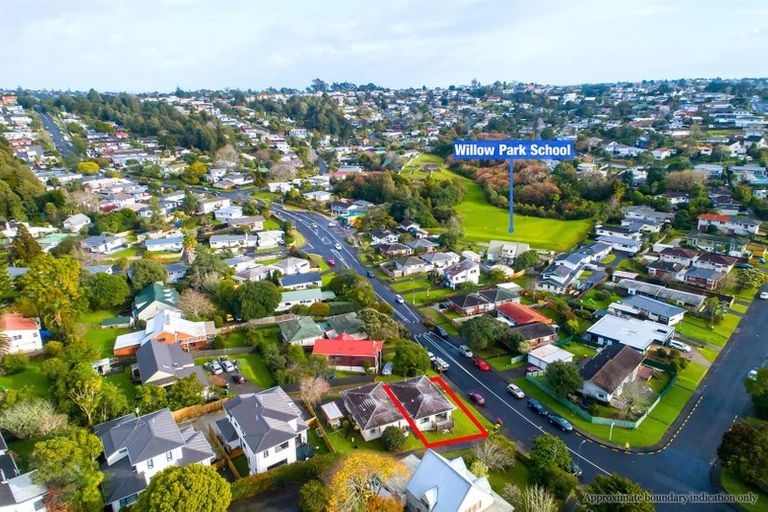 Photo of property in 1/85 Moore Street, Hillcrest, Auckland, 0627