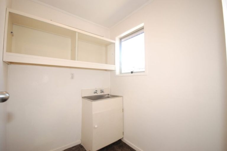 Photo of property in 3 Doone Place, Massey, Auckland, 0614