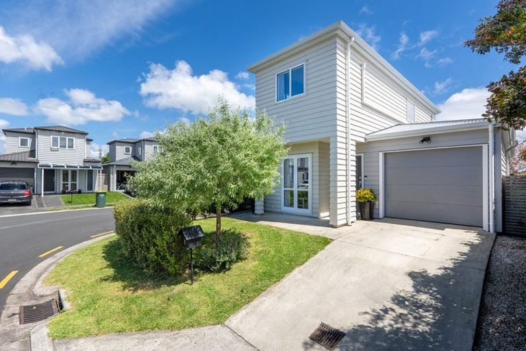 Photo of property in 8 Divide Loop, Takanini, 2112