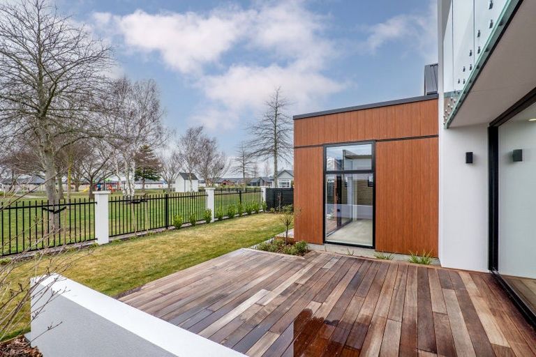 Photo of property in 15 Pembrook Close, Rangiora, 7400