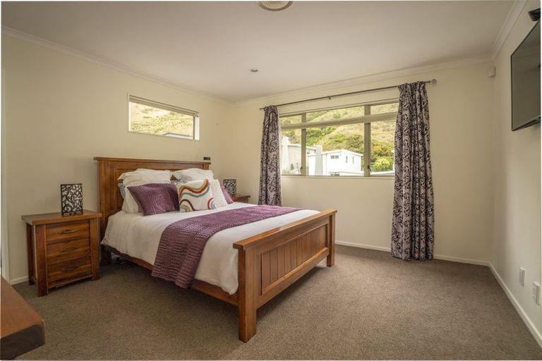 Photo of property in 29 Erlestoke Crescent, Churton Park, Wellington, 6037
