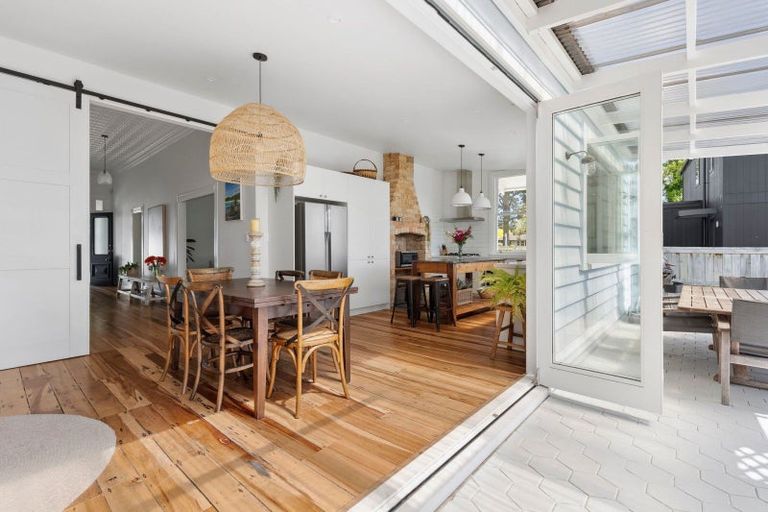 Photo of property in 16 Hamilton Road, Cambridge, 3434