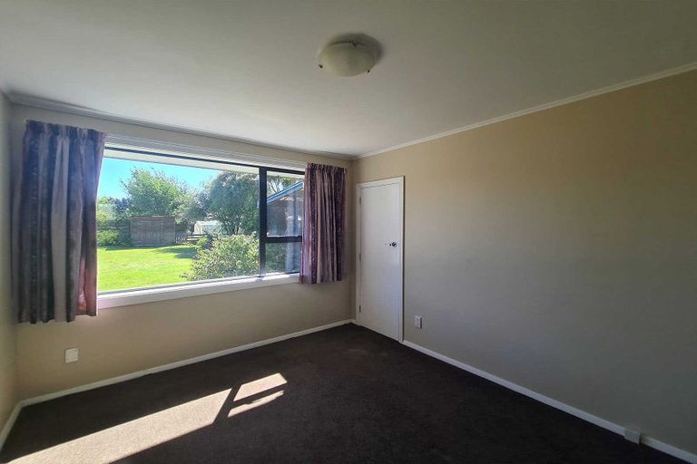 Photo of property in 6 Azalea Close, Templeton, Christchurch, 8042