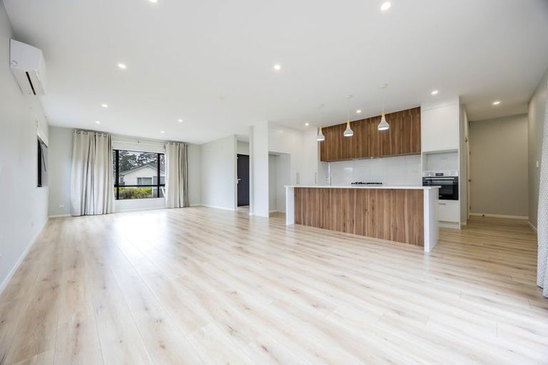 Photo of property in 15 Ropere Street, Kumeu, 0810