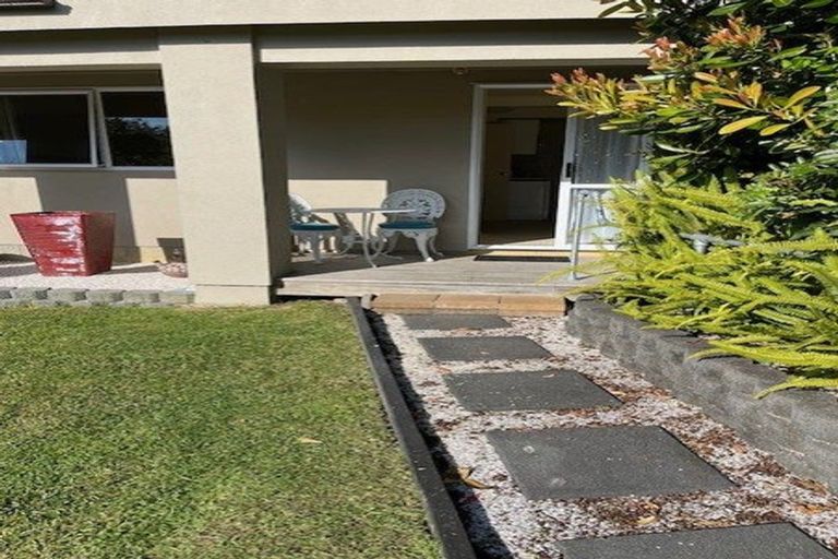 Photo of property in 44 Pacific Parade, Army Bay, Whangaparaoa, 0930