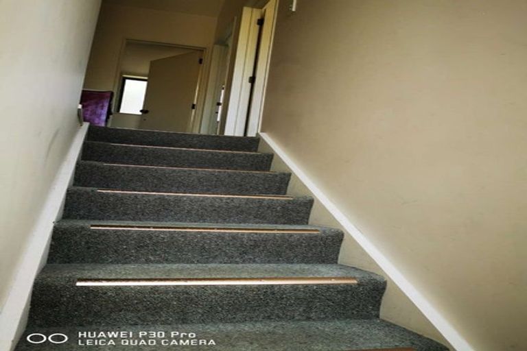 Photo of property in 1/66 Pupuke Road, Hillcrest, Auckland, 0627