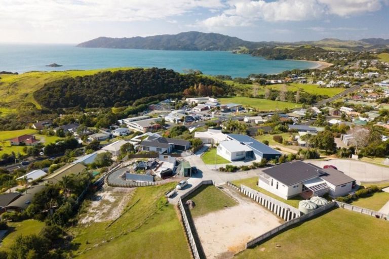 Photo of property in 21 Nancy Wake Place, Cable Bay, 0420