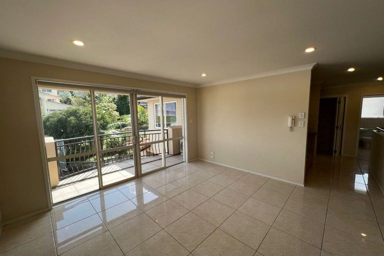 Photo of property in 34 Fairchild Avenue, Goodwood Heights, Auckland, 2105
