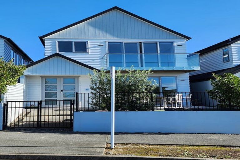Photo of property in 66c Te Oneroa Way, Long Bay, Auckland, 0630