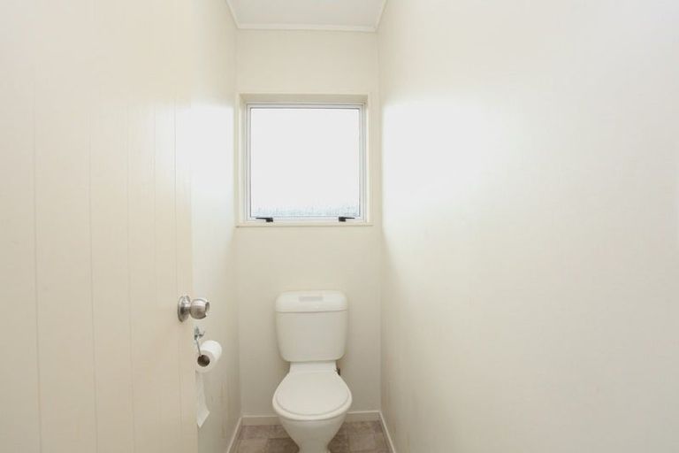 Photo of property in 2/10 Kallaroo Place, Botany Downs, Auckland, 2010