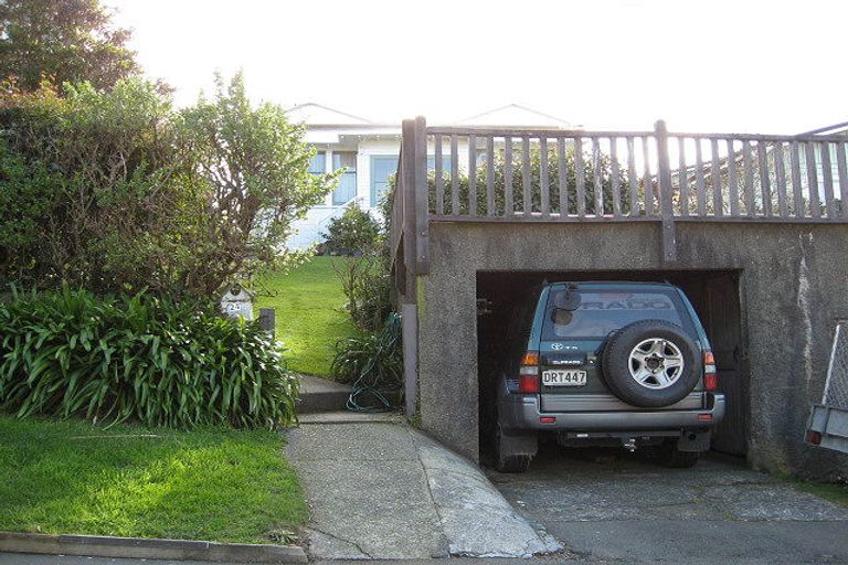 Photo of property in 24 Grove Road, Kelburn, Wellington, 6012