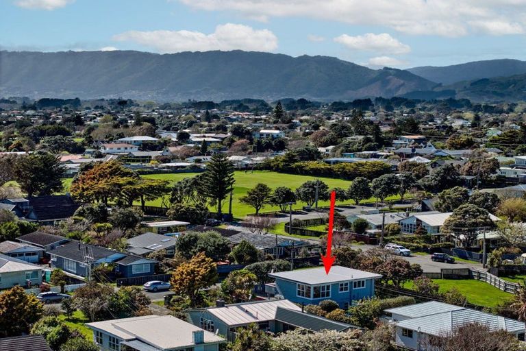 Photo of property in 12 Vaucluse Avenue, Paraparaumu Beach, Paraparaumu, 5032