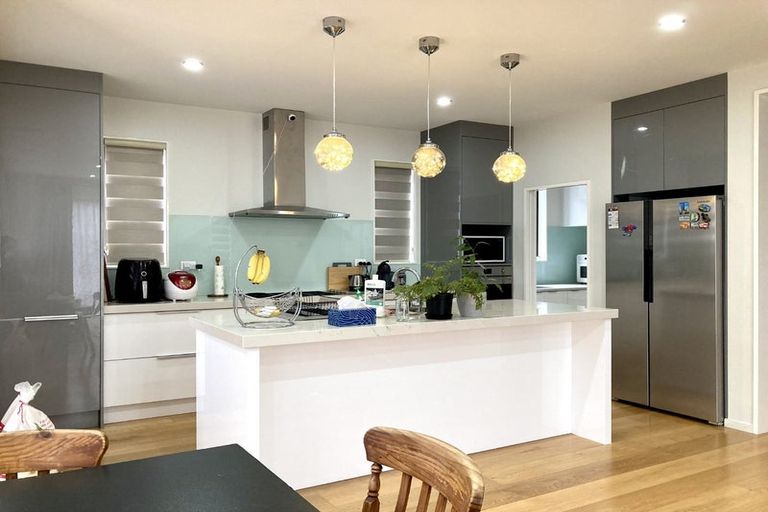 Photo of property in 73 Sturges Road, Henderson, Auckland, 0612