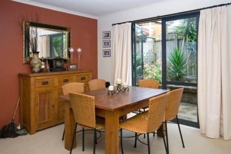 Photo of property in 9a Grassways Avenue, Pakuranga, Auckland, 2010