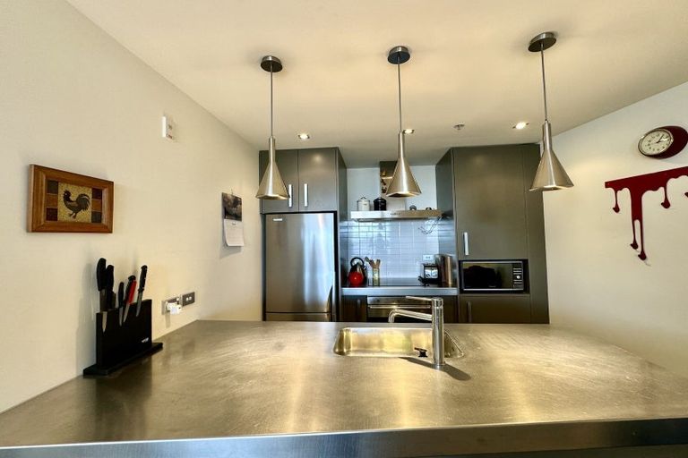 Photo of property in Portal Apartments, 8e/42 Cable Street, Te Aro, Wellington, 6011