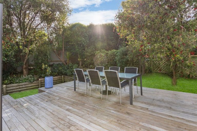 Photo of property in 2/12 Fallow Street, Browns Bay, Auckland, 0630